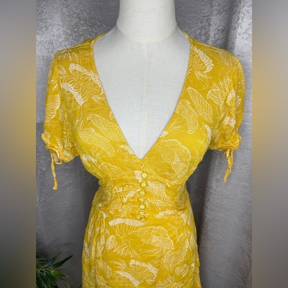 Urban Outfitters Floral Print V-Neck Mini Dress Yellow Women’s Sz M - Picture 2 of 11